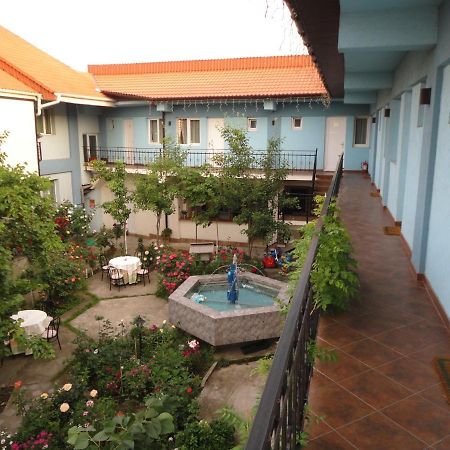 Hostel Tropical Drobeta Turnu Severin Exterior foto