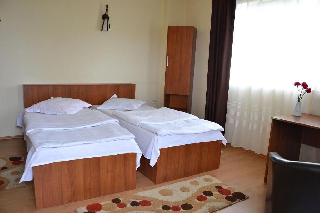 Hostel Tropical Drobeta Turnu Severin Exterior foto